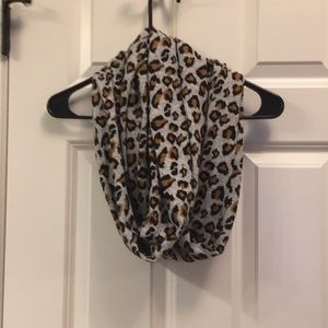 Infinity leopard print scarf 🧣